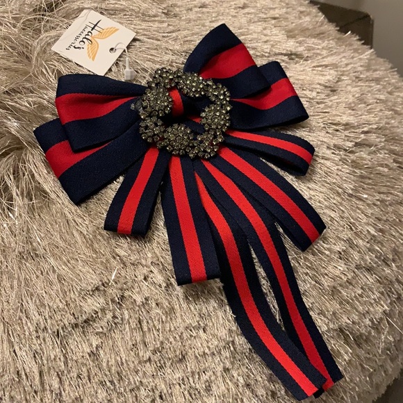 Red and blue striped brooch with pendant detail - Picture 4 of 4